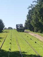 Schiff wird über den Berg geschleppt