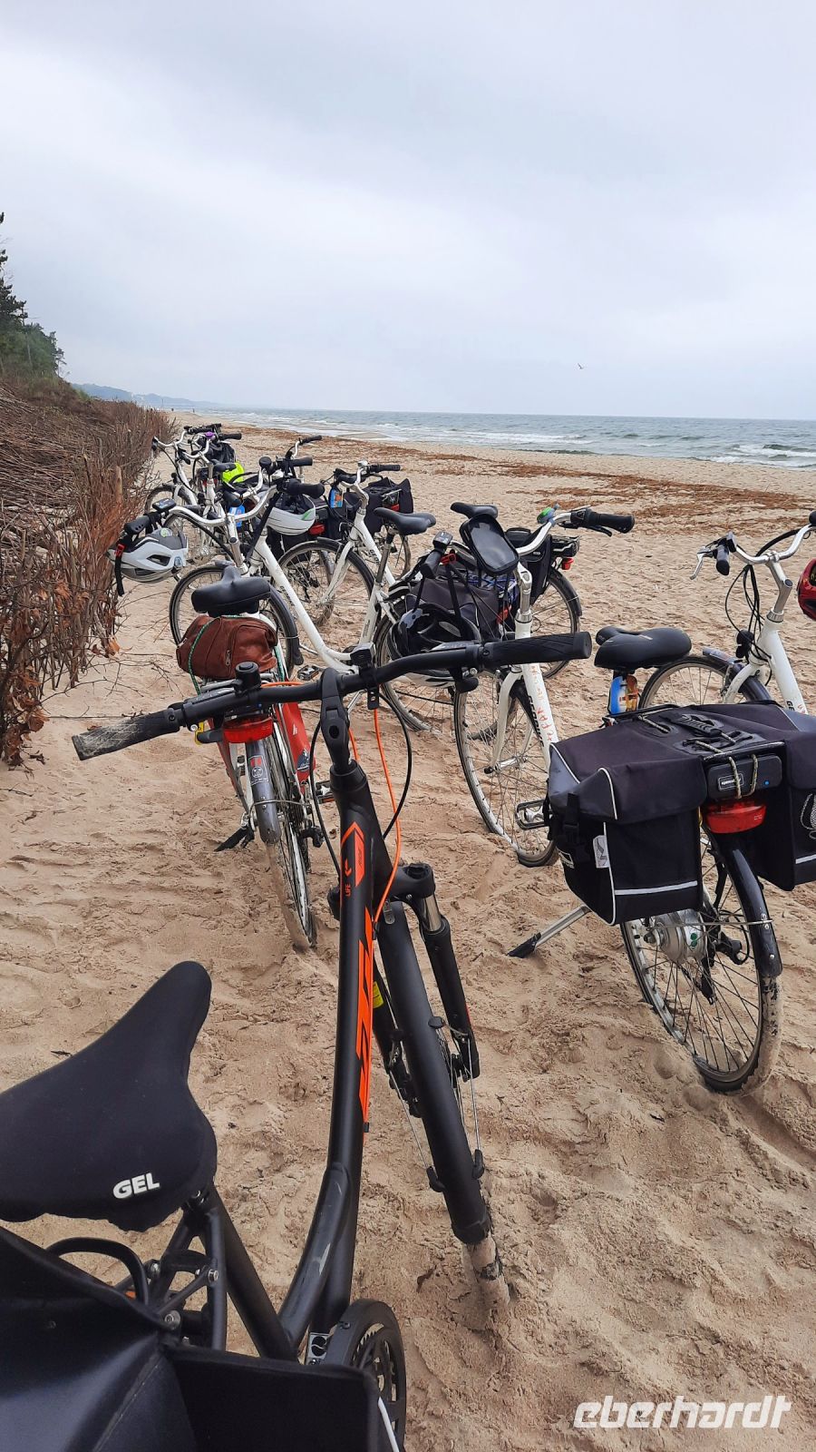 012 - Fahrrad E-Bikes am Strand Polnische Ostsee