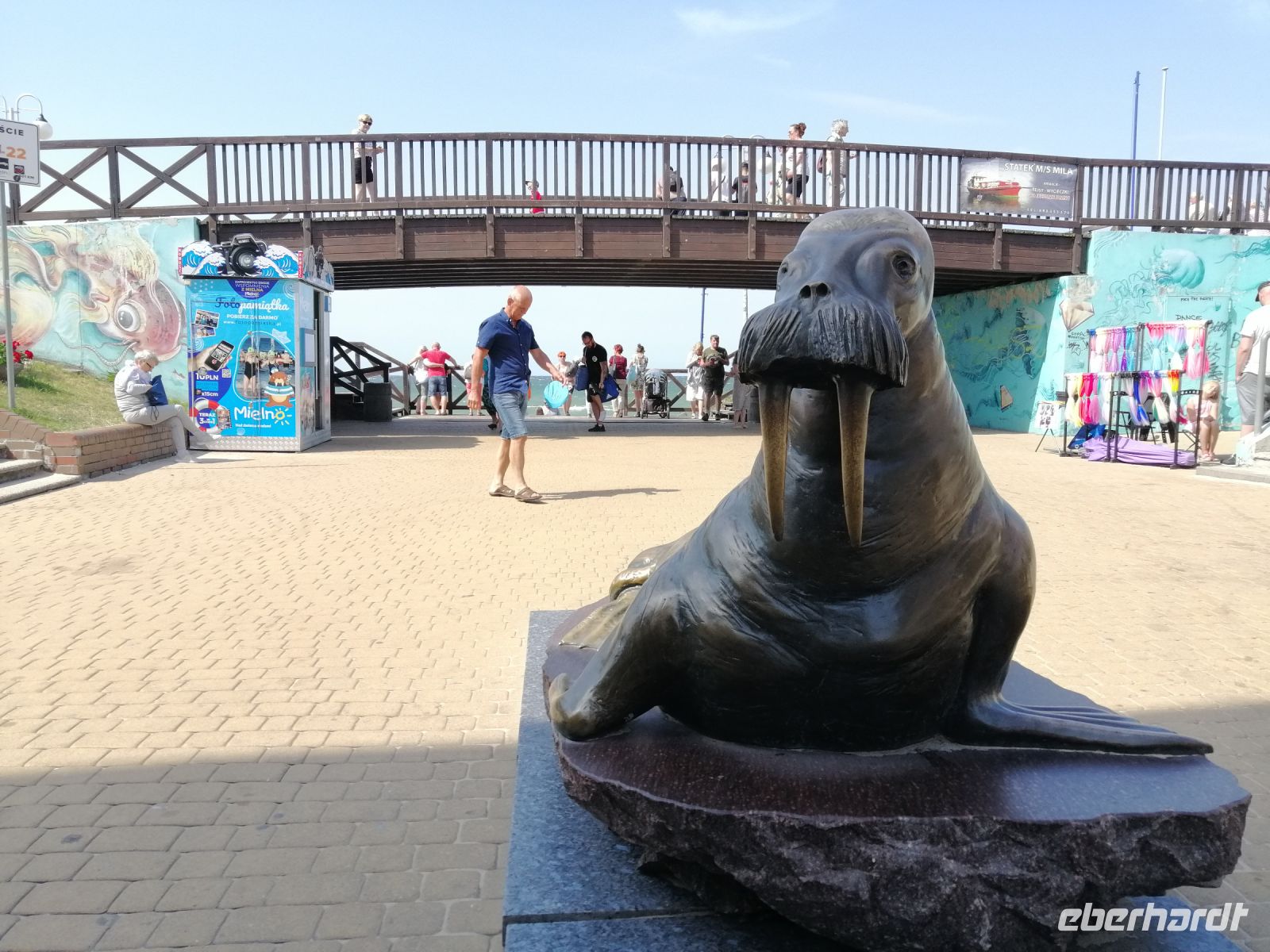 Walross-Statue in Mielno