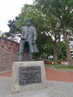 Das Denkmal an Komandor Stanislaw Mieszkowski, Hafen von Kolberg