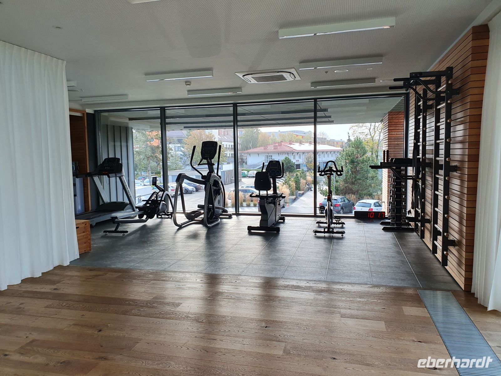 Fitnessbereich im Shuum-Hotel