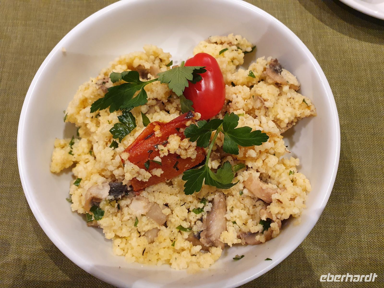 Frühstück am 7. Tag Hirsegrütze mit Champignons und Paprika