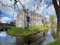Schloss Fischbach - vom Wasser umgeben
