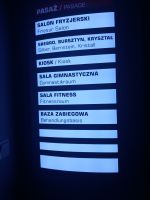 Geschäfte im Untergeschoss vom Hotel