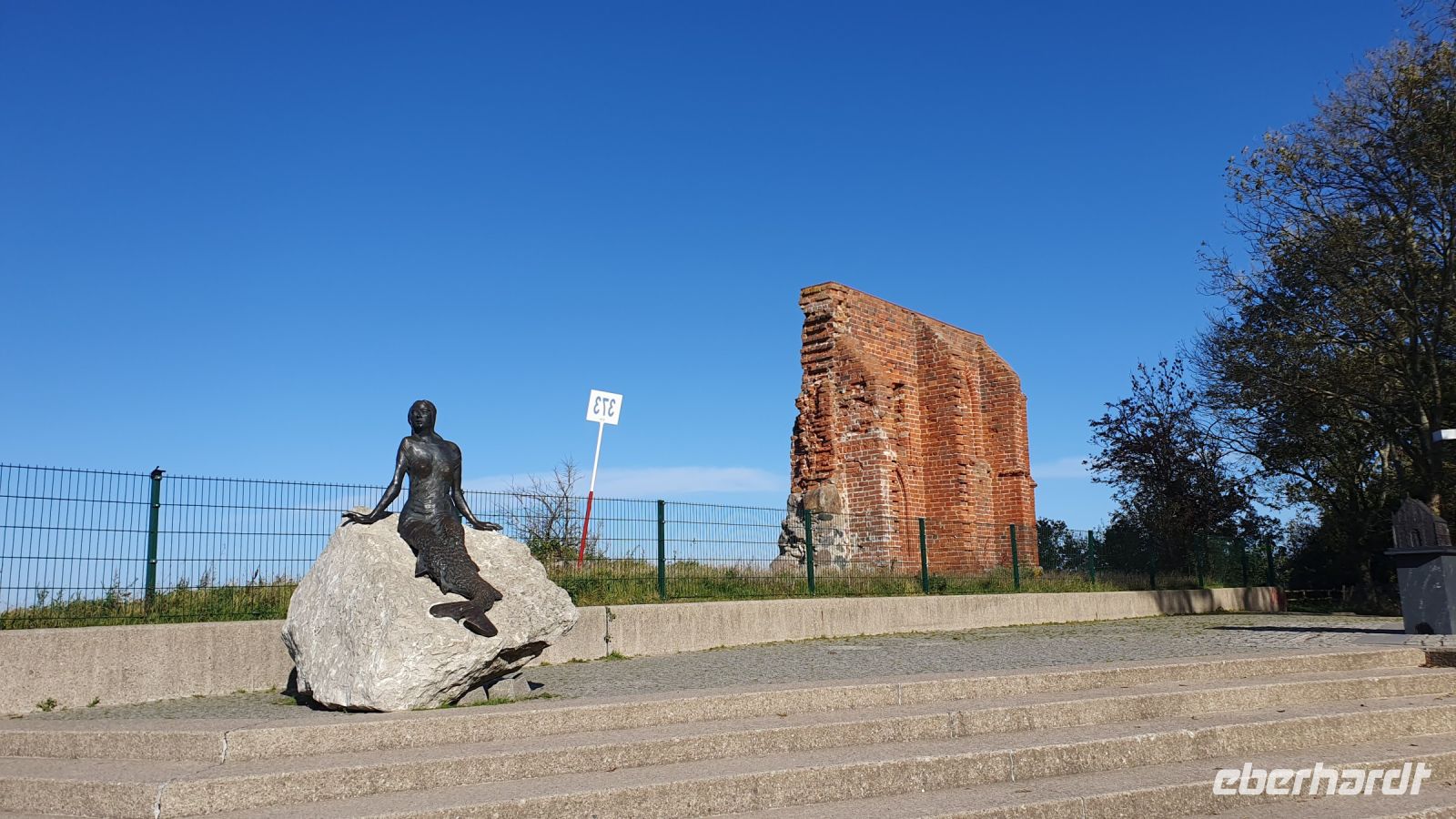 Kirchruine Hoff und Meerjungfrau 
