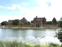 Blick zur Burg über die Nogat &ndash; &copy; Falk Rätzer (Eberhardt TRAVEL)