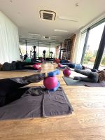 Pilates in der Reisegruppe