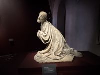 Plastik in der Kirche der Burg