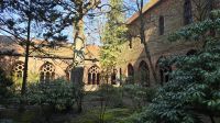 Klostergarten der Caminer Kathedrale  &ndash; &copy; Marlies Thrum (Eberhardt TRAVEL)