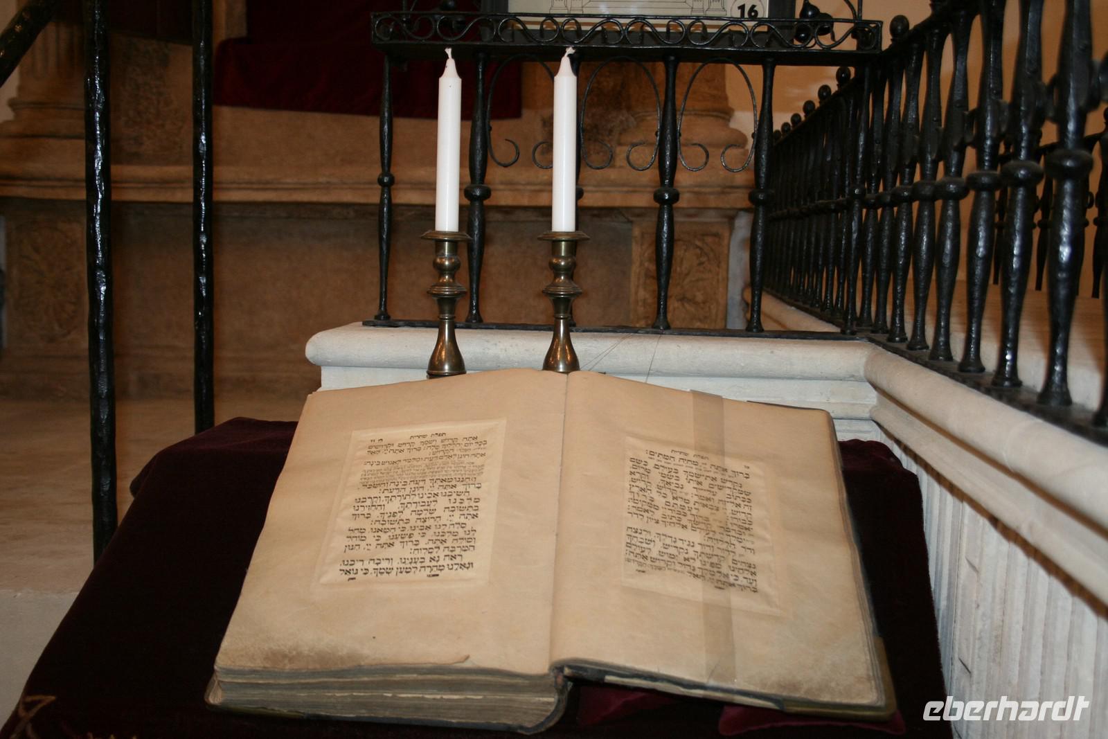 In der Synagoge &ndash; &copy;  (Eberhardt TRAVEL)