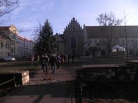 Gäste auf dem Weg zur Stadtführung in die Krakauer Innenstadt