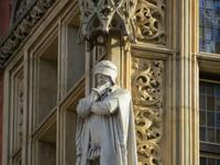 Ratsherr am Prunkerker der Südfassade des Rathauses