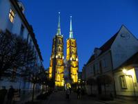 Blick zum beleuchteten Dom