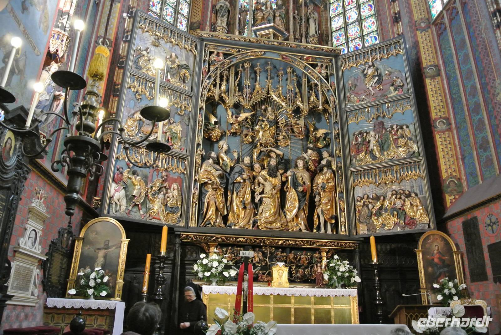 Der geöffnete Altar in der Marienkirche