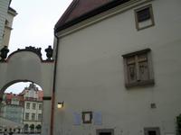 Von der Hinterseite aus gesehen