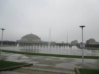 Jahrhunderthalle mit Wasserspielen