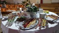 Das Festtagsbuffet hält so manches für uns bereit