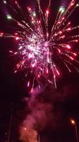 Das Neue Jahr beginnt mit einem zünftigen Feuerwerk vor Schloss Karnity