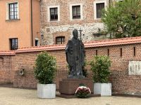 Denkmal von Papst Johannes Paul II. auf dem Wawel