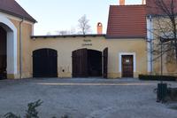 Hof Schloss Lomnitz