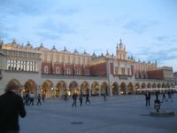 Tuchhallen am Abend