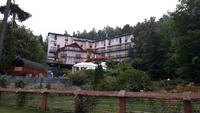 das Hotel TOTU von der Seeseite gesehen