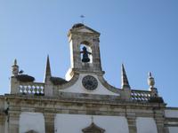 Stadttor mit 4 Storchennestern