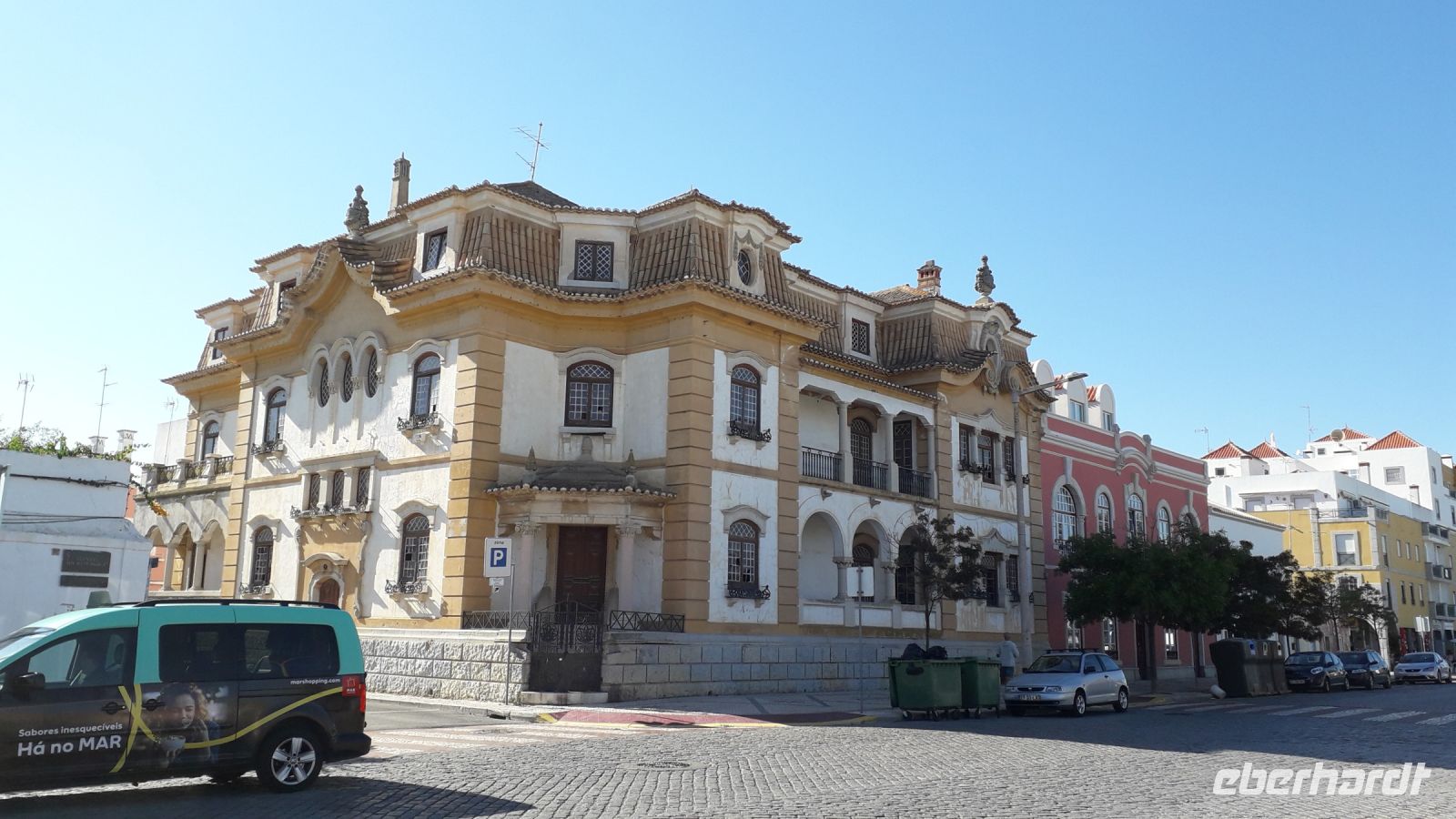 Ein schönes Gebäude in V.R. de S.A.