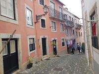 Lissabon - enge Gassen im Viertel Alfama(64).jpg