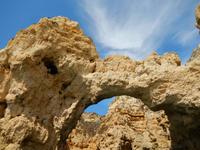 Bootsfahrt entlang der Felsenformarionen in Lagos