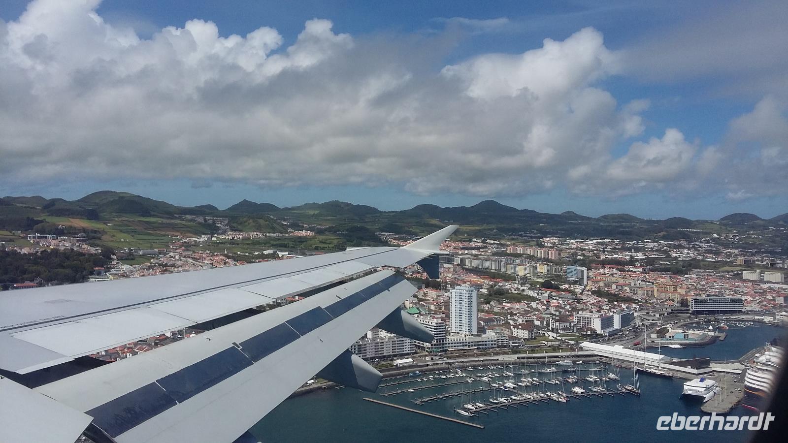 Anflug auf Insel Sao Miguel Ponta Delgada