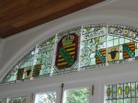 Rundgang durch Horta - deutsche Kolonie, in einem Gebäude