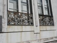 Rundgang durch Horta - Hausverzierungen