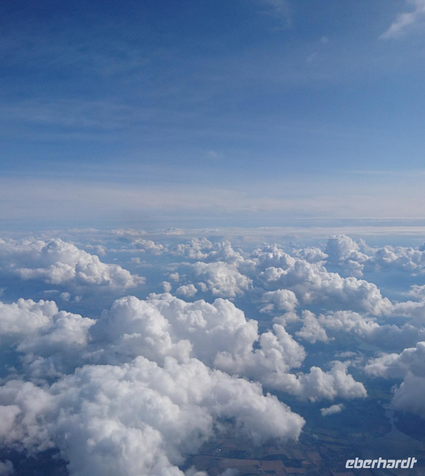Über den Wolken, Hinflug