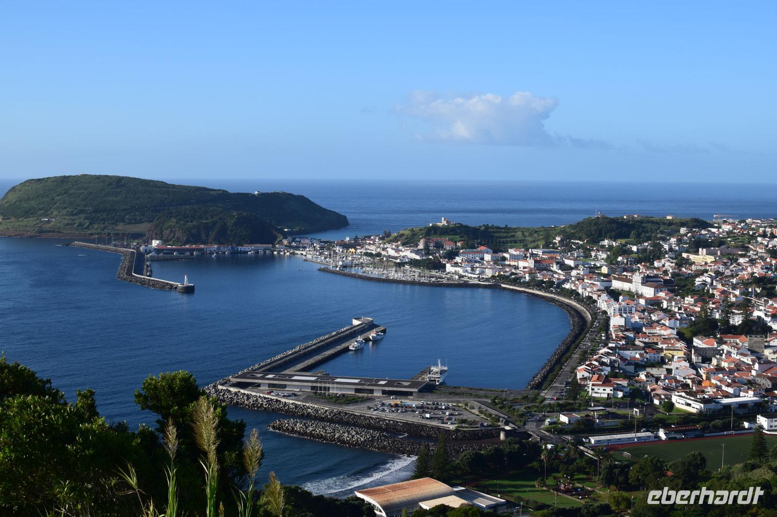 Die Sicht über ganz Horta
