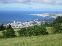 Blick auf Lagoa und Ponta Delgada