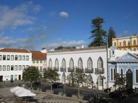 Angra do Heroismo: Blick vom Rathaus auf den Großen Platz