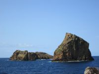 2 Inseln zwischen Faial und Pico: Ilheu Deitado und Ilheu Em Pe