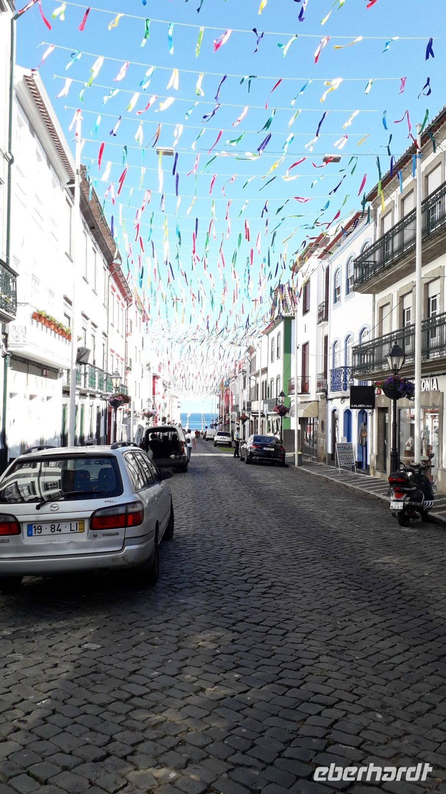 Die geschmückten Straßen für das Fest „Sanjoaninas“