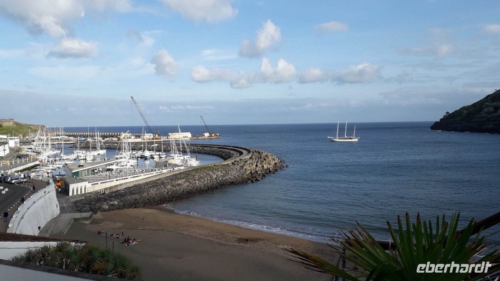 Der Hafen von Angra do Heroismo