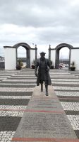 Vasco da Gama-Denkmal im Hafen Angras