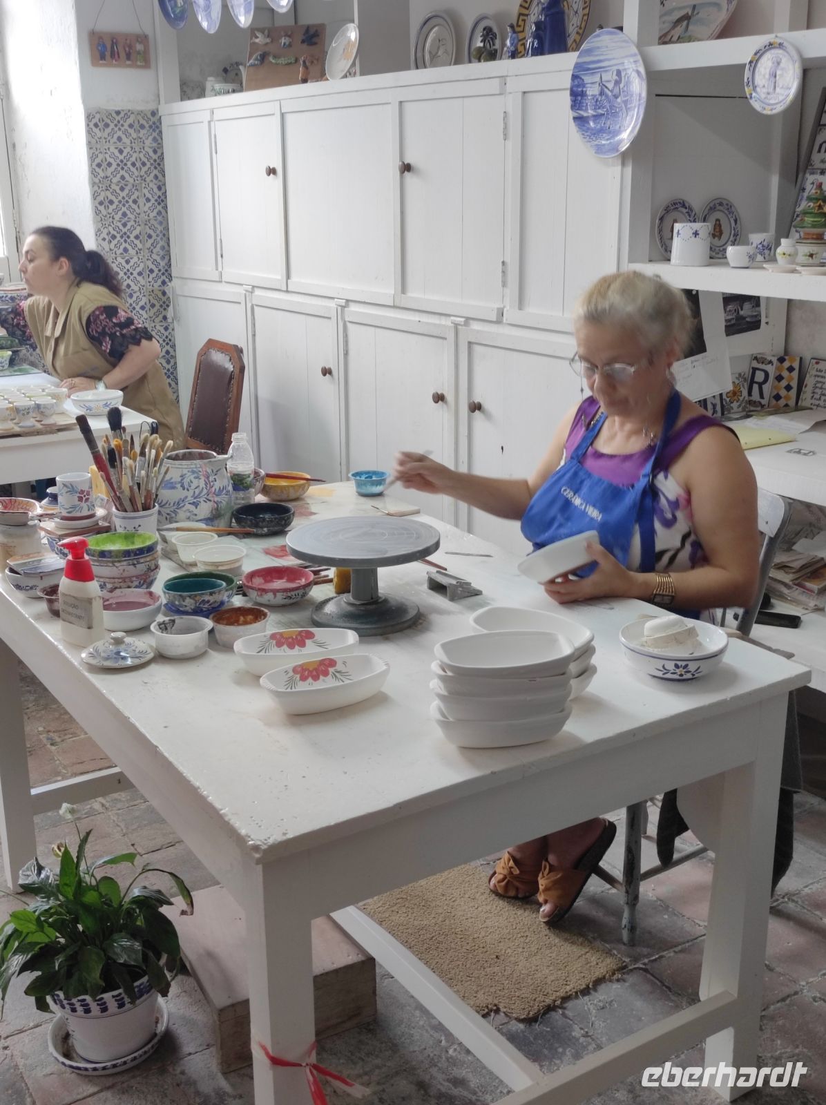 Die Künstler in der Keramikfabrik auf Sao Miguel, Portugal