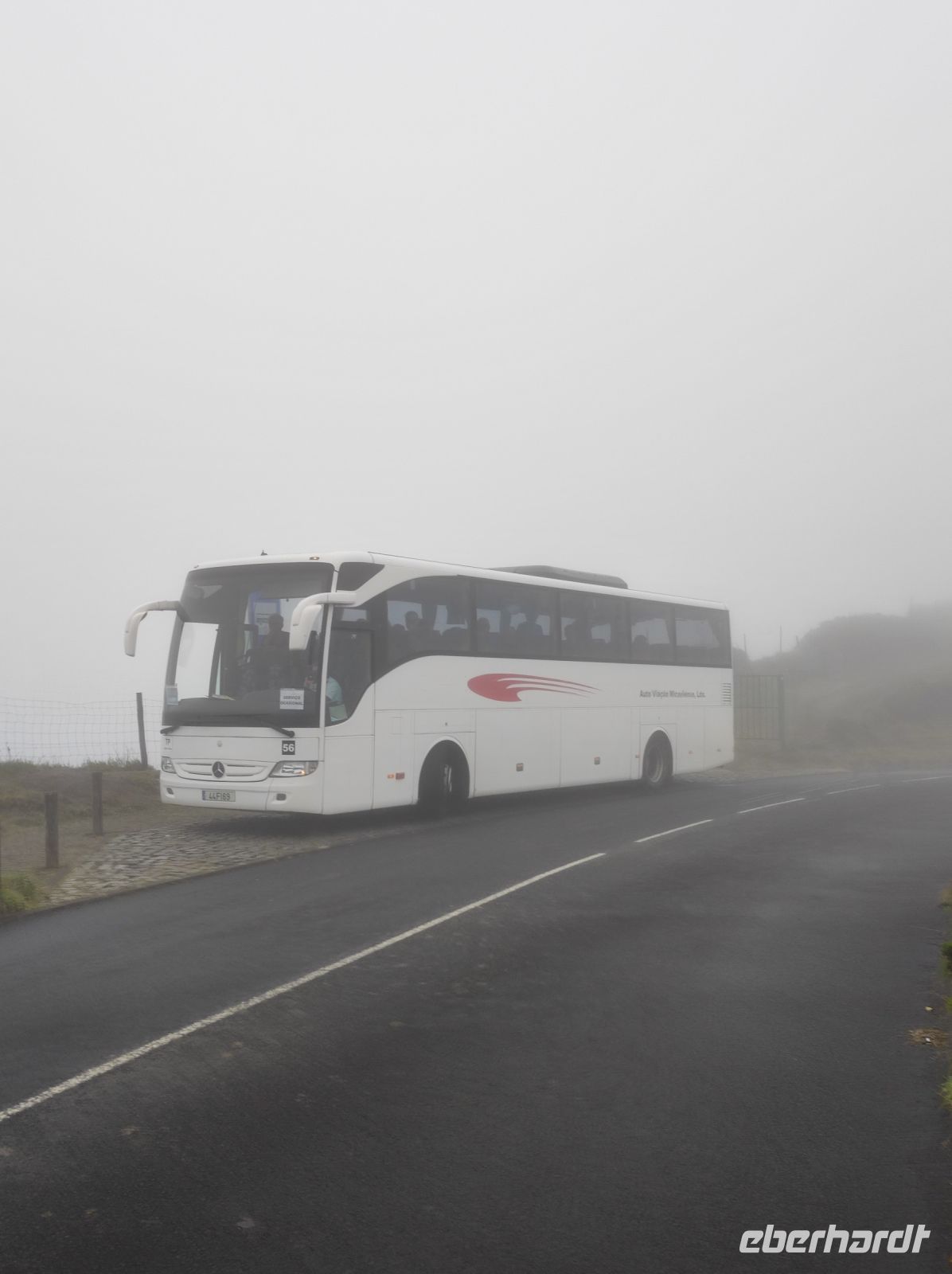 Unser Bus bei Nebel