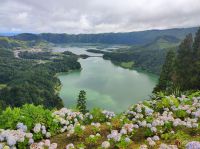 Traumhafter Blick auf die Seen und die Stadt 