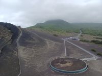 ein Meer aus schwarzem Sand