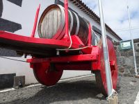 ... durch diese Karren der Weinbauern