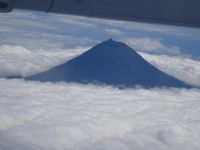 ... mit Blick auf den Berg Pico über den Wolken