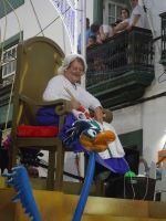 ... Kinderumzug, die Großmutter darf nicht fehlen...