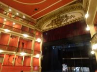 ... mit interessantem Innenraum...