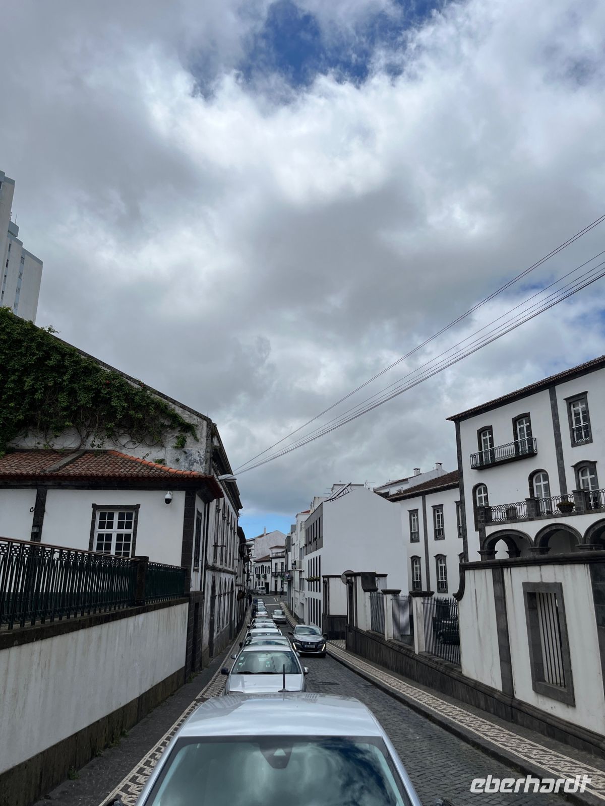 Straße in Ponta Delgada, São Miguel, Azoren, Portugal